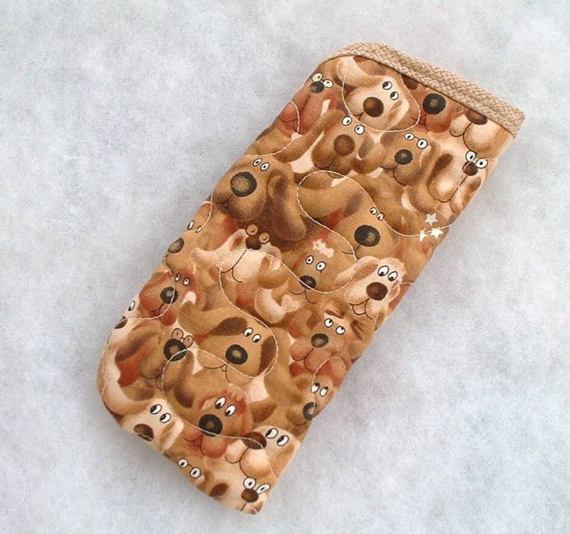 Gestepptes Brillenetui - Braune Hunde von doodlebugdogs