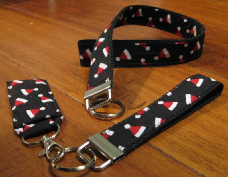 Santa Hat Lanyard Weihnachtsschlüsselbund, Ausweishalter, Armband von doodleheadz