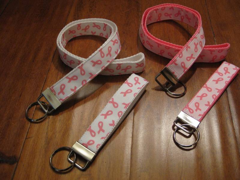 Pink Ribbon Band Lanyard Brustkrebs Bewusstseins Ausweishalter von doodleheadz
