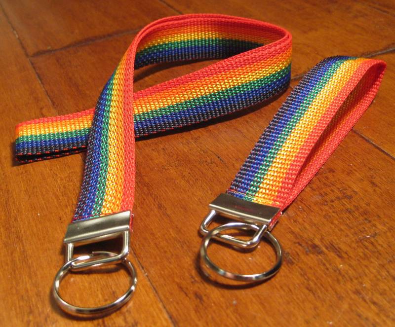 Regenbogen Lanyard Handgefertigter Pride Schlüsselanhänger von doodleheadz