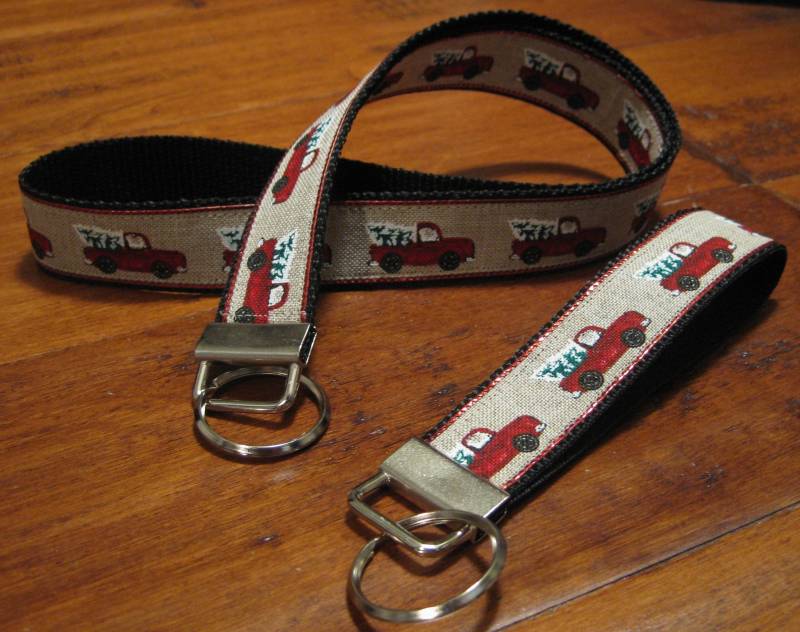 Vintage Roter Lkw Weihnachtsbaum Lanyard Oder Armband Keychain von doodleheadz