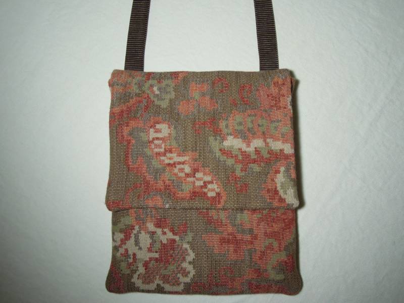 Umhängetasche/Westerntasche Reisetasche, Stylish&cool, Handgefertigt Aus Strapazierfähigem Polsterstoff Mit Einem Farbenfrohen Gewebten Muster von doritberger