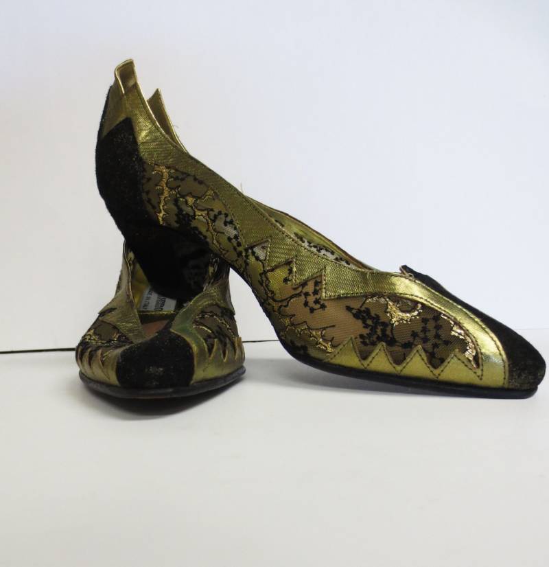 1980S Vintage Bandolino El Vaquero Schuhe Schwarz & Metallic Gold, Made in Italy 1980S Vintage Bandolino El Vaquero Schuhe Schwarz & Metallic Gold, Made in Italy von dormousevintage