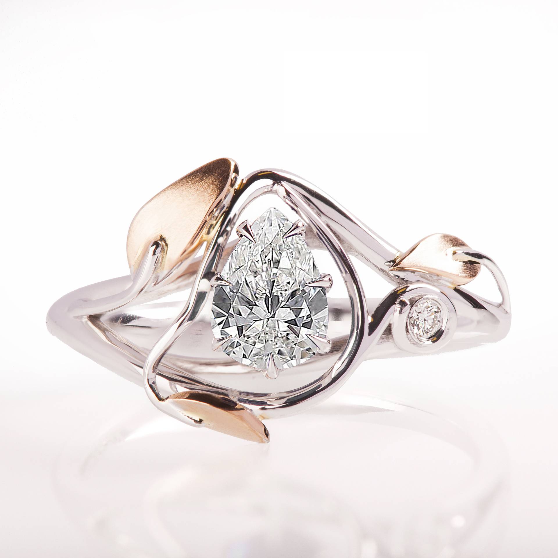 Birne Diamantring, Verlobungsring, Birnenschliff Ring, Diamant Blätter Blatt Zweifarbiger Blattring, Blattring von doronmerav