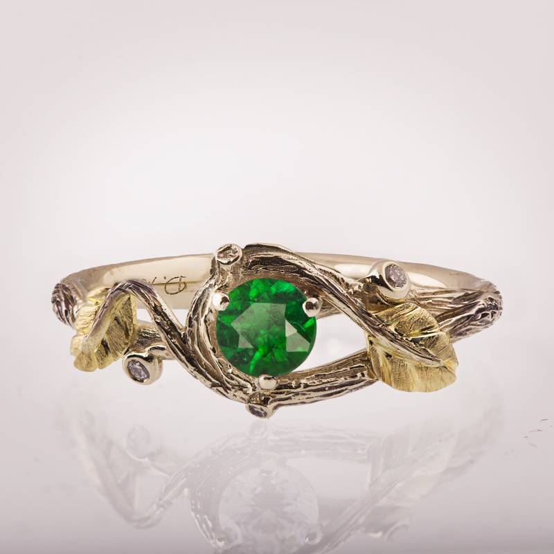 Schwarzer Zweig Und Blätter Smaragd Verlobungsring von doronmerav