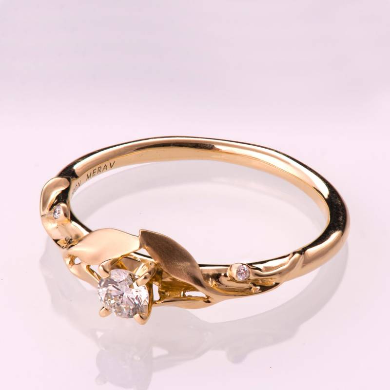 Zierliche Blätter Verlobungsring in 14K Rose Gold Und Diamant von doronmerav
