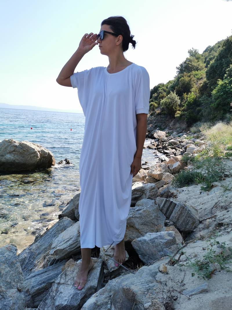 Plus Größe Weißes Kleid, Sommerkleid, Drapiertes Übergroßes Lockeres Lässiges Kleid von doroteyya