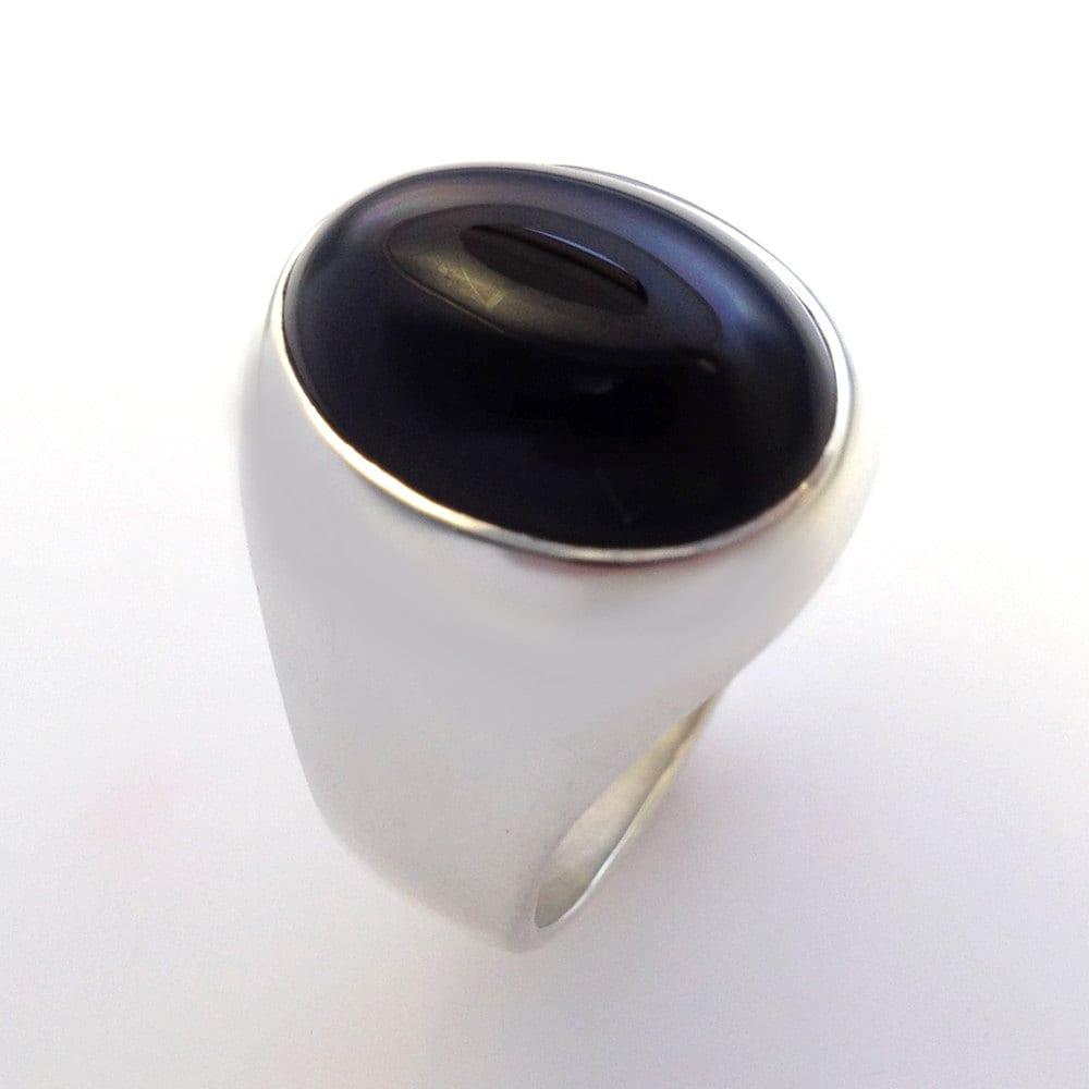 Herren Schwerer Ovaler Schwarzer Onyx Ring Aus Sterling Silber von dougpetersonjewelers
