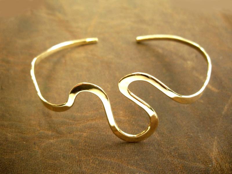 Rhythmus Wellen Armreif Rhythmus Wellen Armreif von dougpetersonjewelers