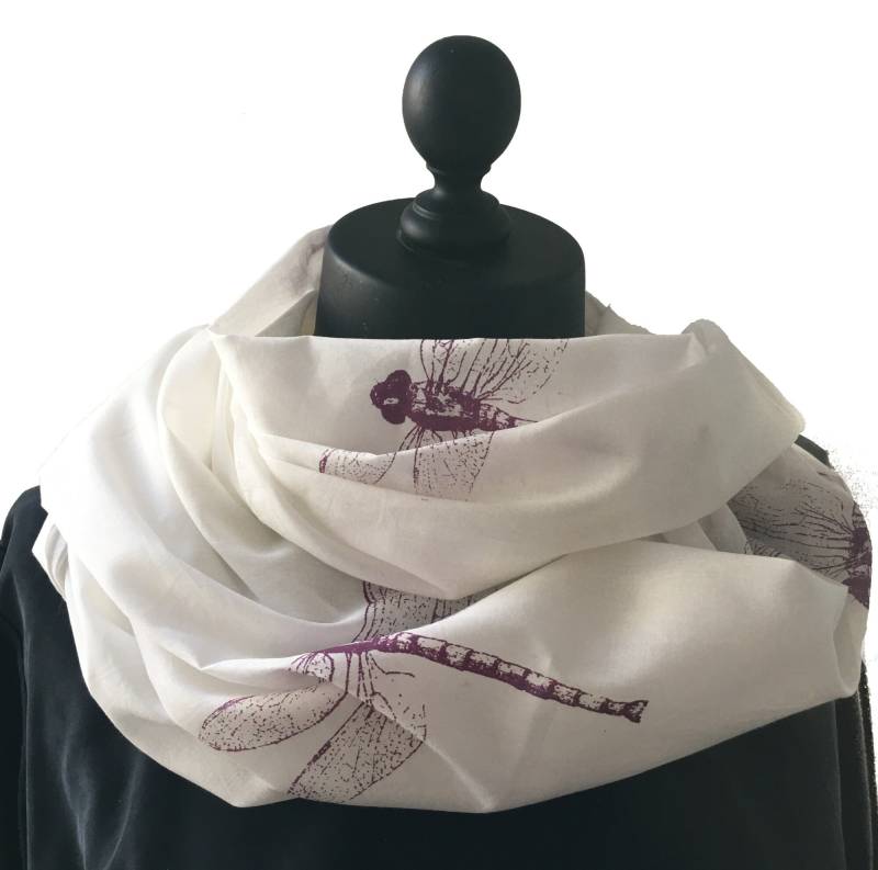 Baumwollschal Grosse Libelle in Weiss Und Lila von dragonfly1760