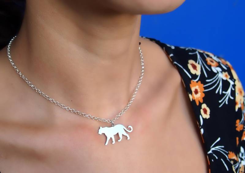 Panther Halskette Aus Sterlingsilber Handgemachter Katzenschmuck von drawadreamjewelry