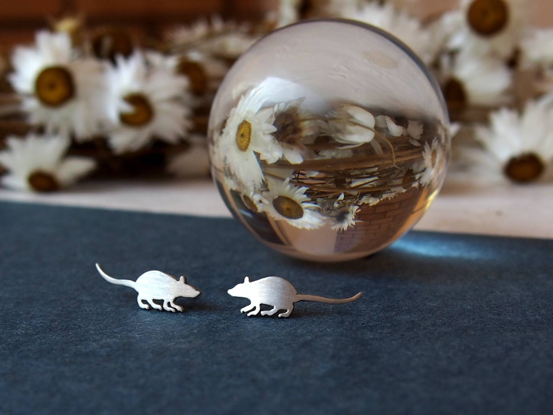 Sterling Silber Ohrstecker Ratte Handgemachter Sternzeichen Schmuck von drawadreamjewelry