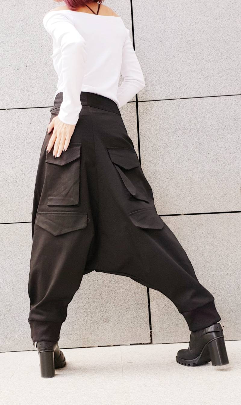 Avantgarde Harem Baggy Hose Mit Tiefem Schritt | Extravaganter Urban Casual Style von dreSSShoescode