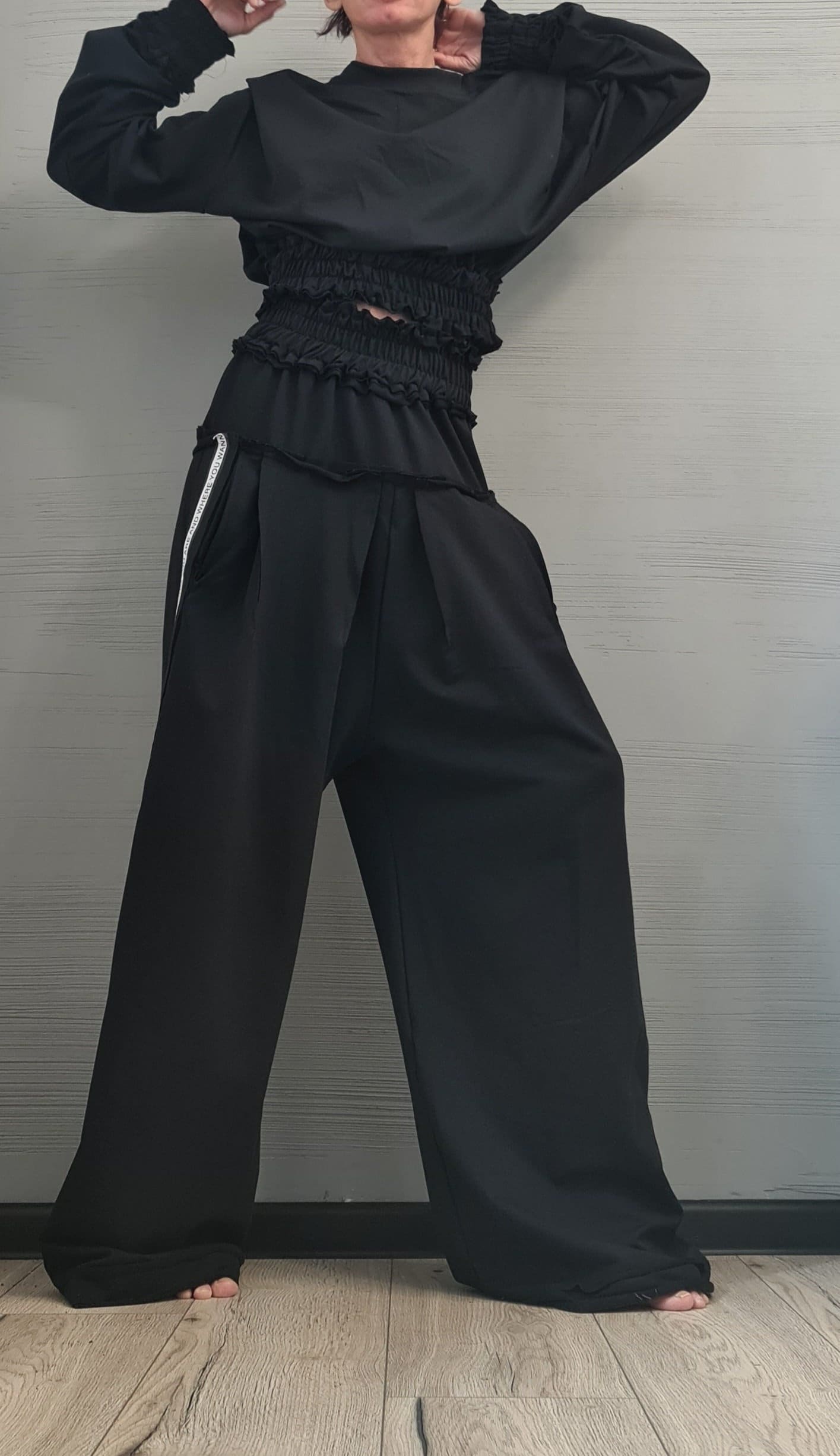 Neue Kollektion Extravagante Outwear Damen Set, Schwarzes Extravagantes Baumwoll Bluse von dreSSShoescode