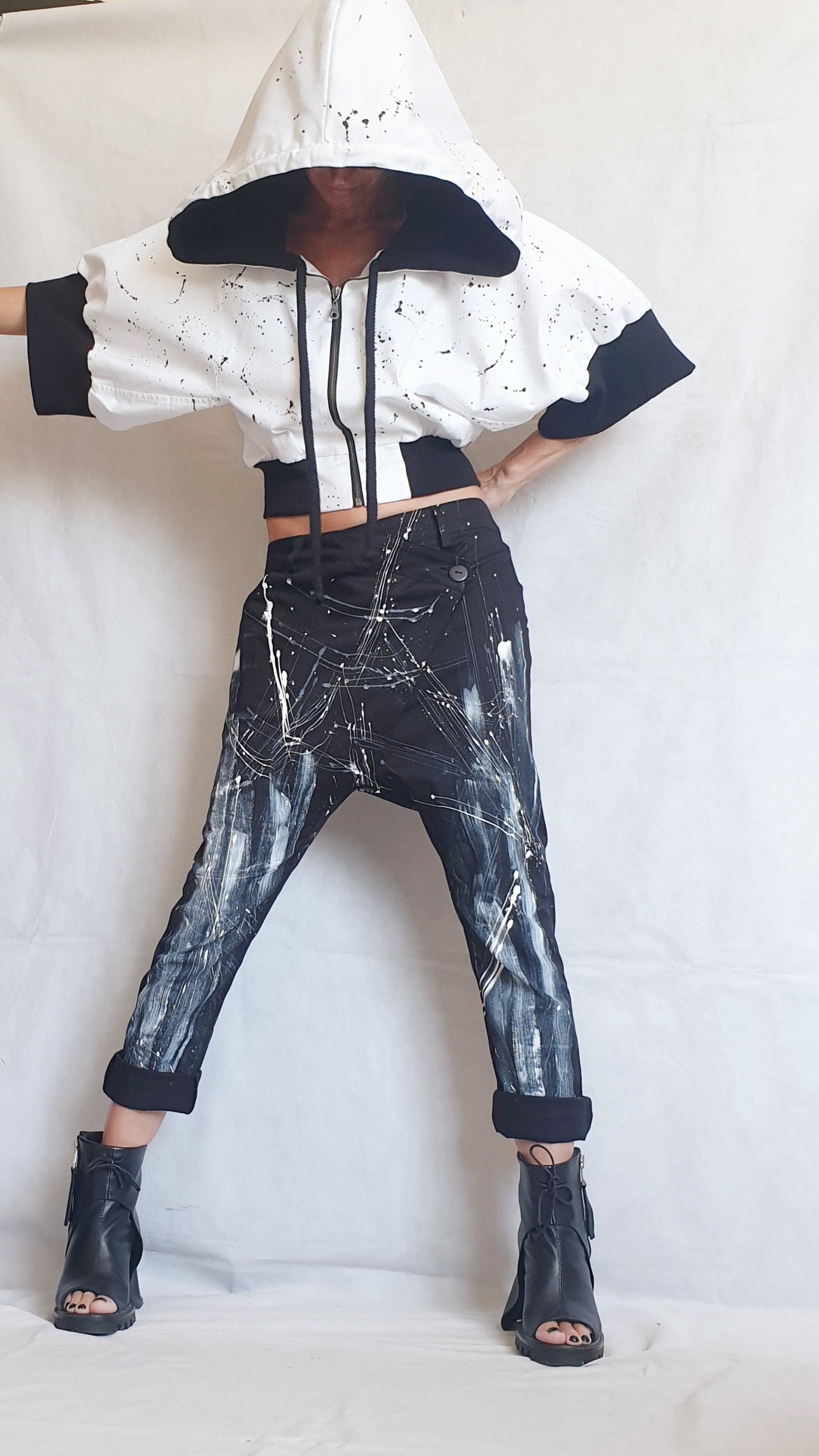 Weiß Schwarze Bomberjacke Übergroße Kapuzen-Denim-Mantel | Urban Plus Size Streetwear Für Frauen von dreSSShoescode