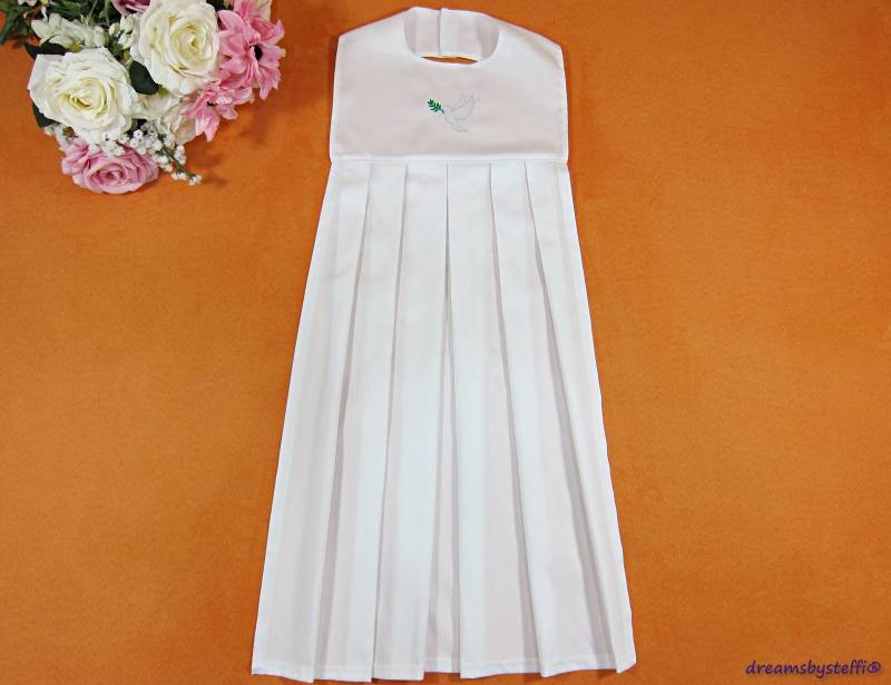 Taufaufleger Taufkleid Falte Motiv Gestickt Taube Mit Grünem Zweig Handmade By Dreamsbysteffi ® von dreamsbysteffi