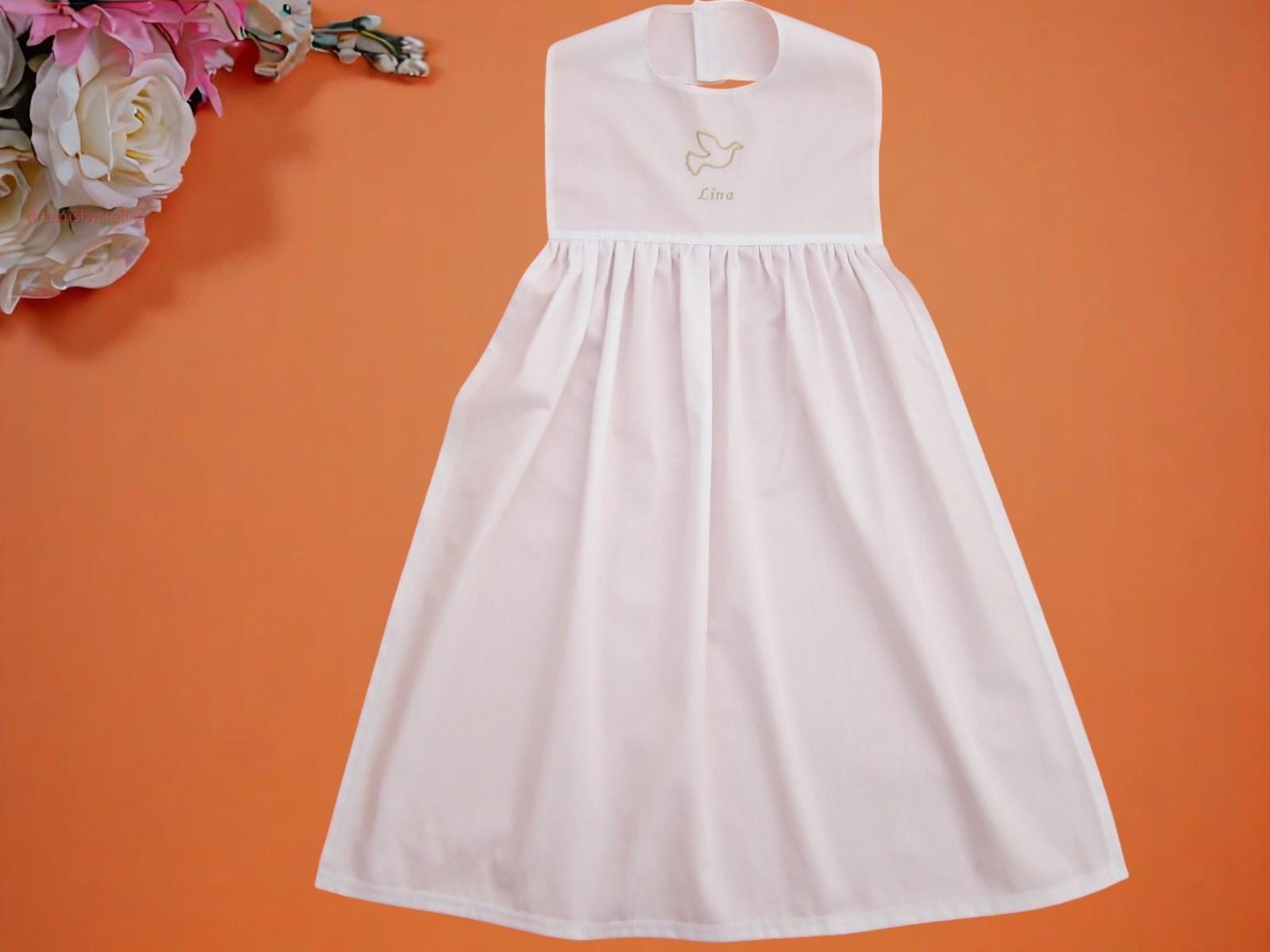 Taufaufleger Taufkleid Motiv Und Name Gestickt Schreibschrift Handmade By Dreamsbysteffi ® von dreamsbysteffi