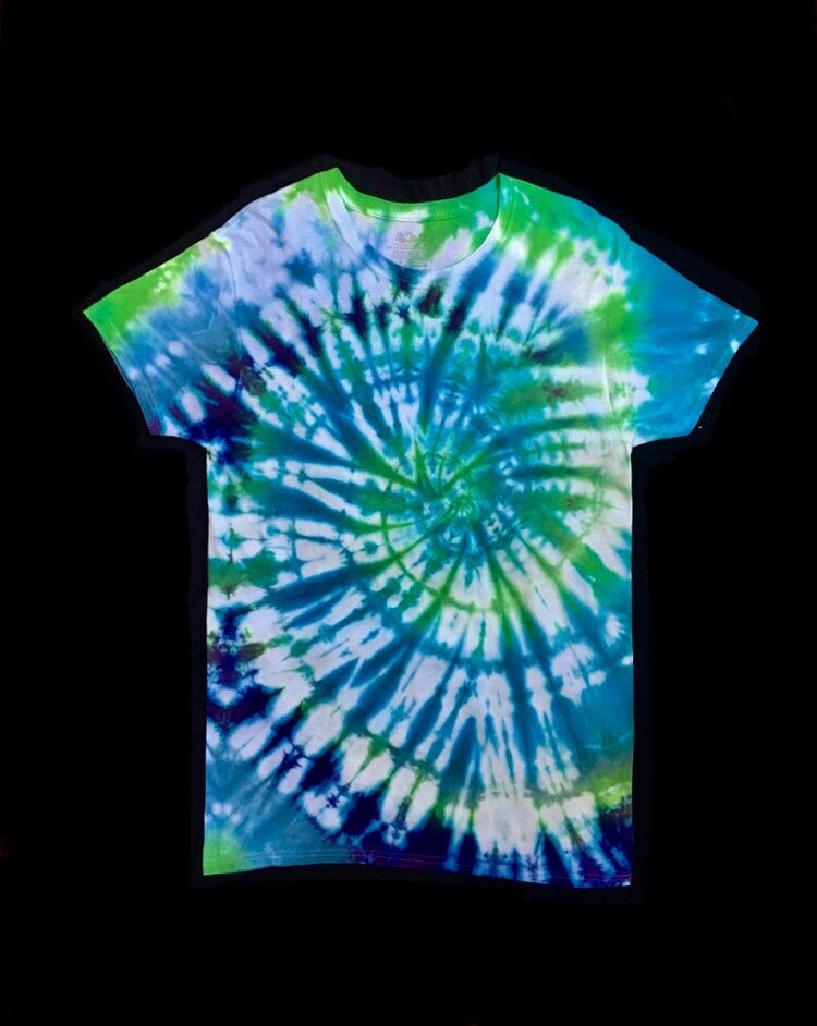 Krawattenfarbe Erwachsene| | 4xl Custom Tie Dye T-Shirt Unisex von dreamstatenationatl