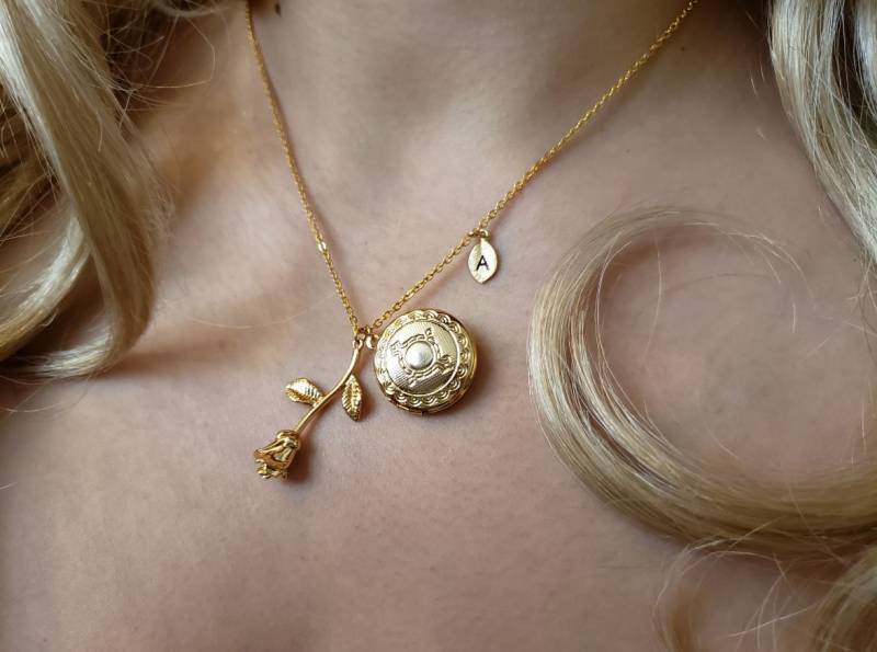 18K Gold Floral Design Medaillon Halskette, Locket Charm Rose Blume Muttertag, Brautjungfer Geschenk 18K Gold Floral Design Medaillon Halskette, Locket Charm Rose Blume Muttertag, Brautjungfer Geschenk von dua770