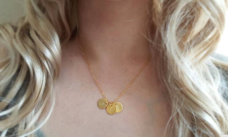 Anfangsscheibe Halskette, Münze Kreis Beste Freunde Hand Gestempelt Initial Brautjungfer Geschenk von dua770