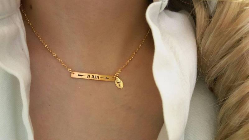 Gold Be Brave Halskette, Bar Silber Tiny Brautjungfer Geschenk, Geburtstagsgeschenk Gold Be Brave Halskette, Bar Silber Tiny Brautjungfer Geschenk, Geburtstagsgeschenk von dua770