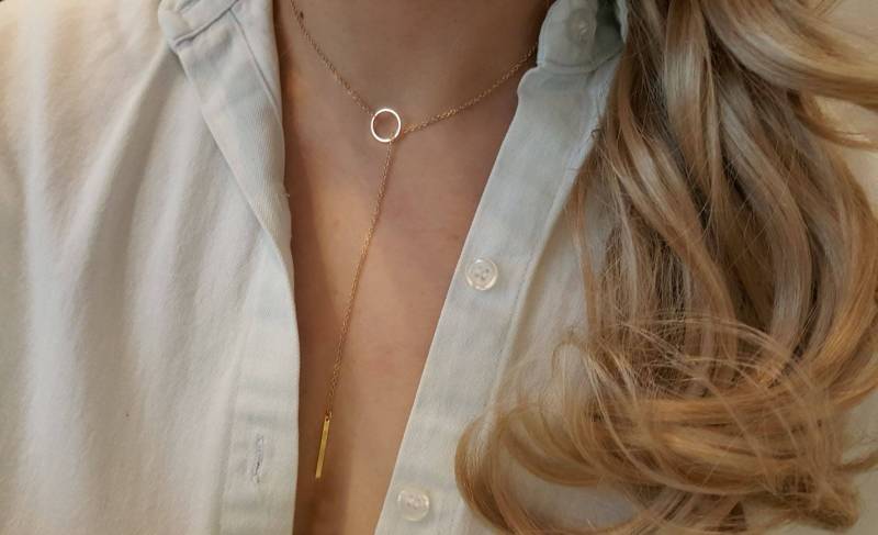 Gold Lariat Halskette, Y Kreis Bar Minimalist Brautjungfer Geschenk von dua770