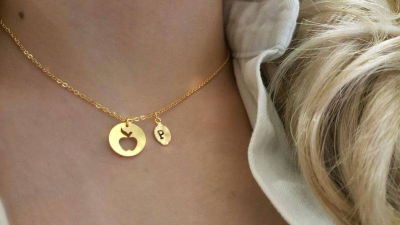 Gold Zarte Apfel Halskette, Halsketten, Layering Winzige Brautjungfer Geschenk, Geschätztes Geschenk Gold Zarte Apfel Halskette, Halsketten, Layering Winzige Brautjungfer Geschenk, Geschätztes Geschenk von dua770