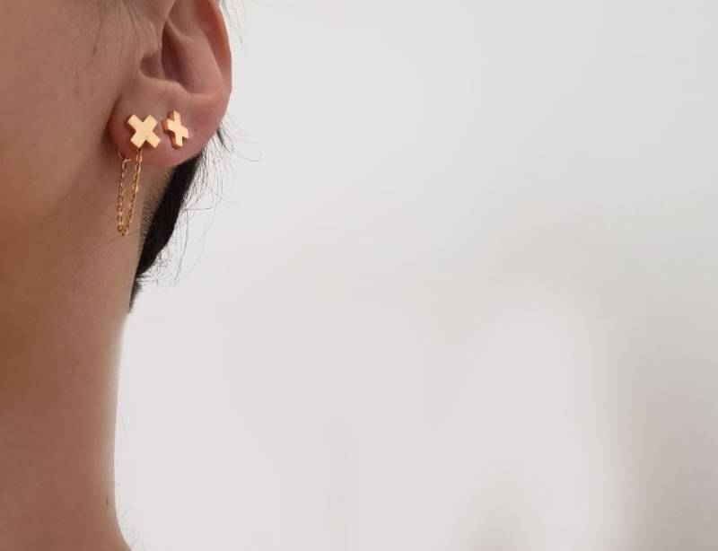 Kleine Gold Unwucht Kreuz Ohrringe, Ohrring, Einfädler Ohr Jacke, Brautjungfer Geschenk, Kette Jacke Kleine Gold Unwucht Kreuz Ohrringe, Ohrring, Einfädler Ohr Jacke, Brautjungfer Geschenk, Kette Jacke von dua770