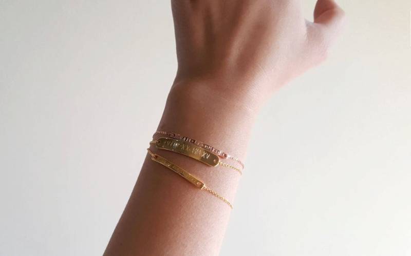 Personalisierte Name Gold Bar Armband, Dünnes Silber Rose Koordinaten Armband Für Frauen Custom Brautjungfer Muttertag Geschenk von dua770