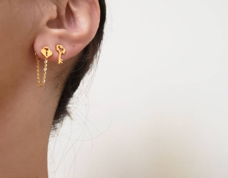 Winzige Gold Unwucht Schloss Und Schlüssel Ohrringe, Ohrring, Einfädler Ohr Jacke, Brautjungfer Geschenk, Kette Jacke von dua770