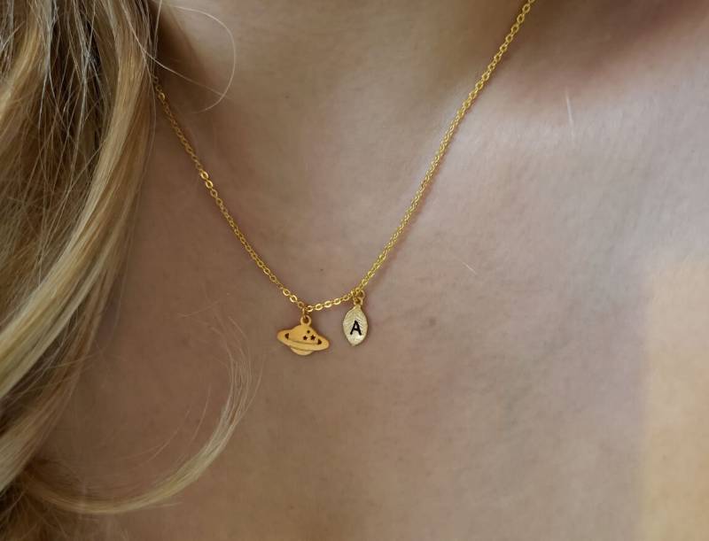 Zarte 18K Gold Planeten Halskette, Universum Stern Erste Blatt Layering Brautjungfer Geschenk, Geschätztes Geschenk von dua770