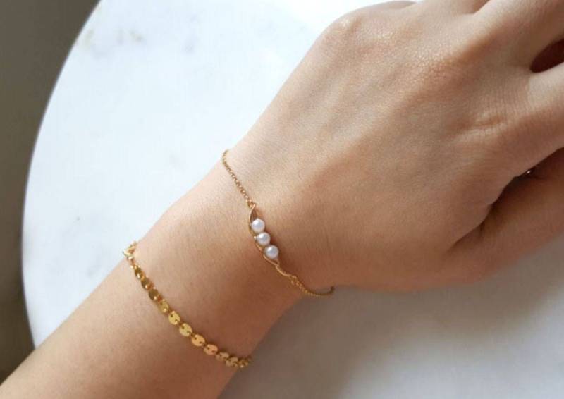 Zarte Petite Erbsen in Pod Armbänder, Zartes Armband, Dünne Goldkette, Layering Brautjungfer Geschenk von dua770