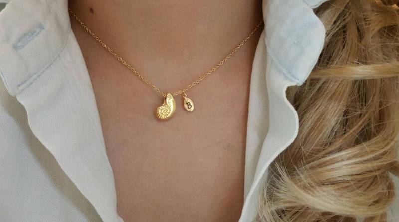 Zarte Petite Shell Halskette, Ariel Layering Kleine Brautjungfer Geschenk, Geschätztes Geschenk von dua770