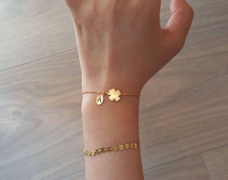 Zarte Zierliche Klee Armbänder, Zartes Armband, Vier Blatt Brautjungfer Geschenk, Initial Layering Armband von dua770