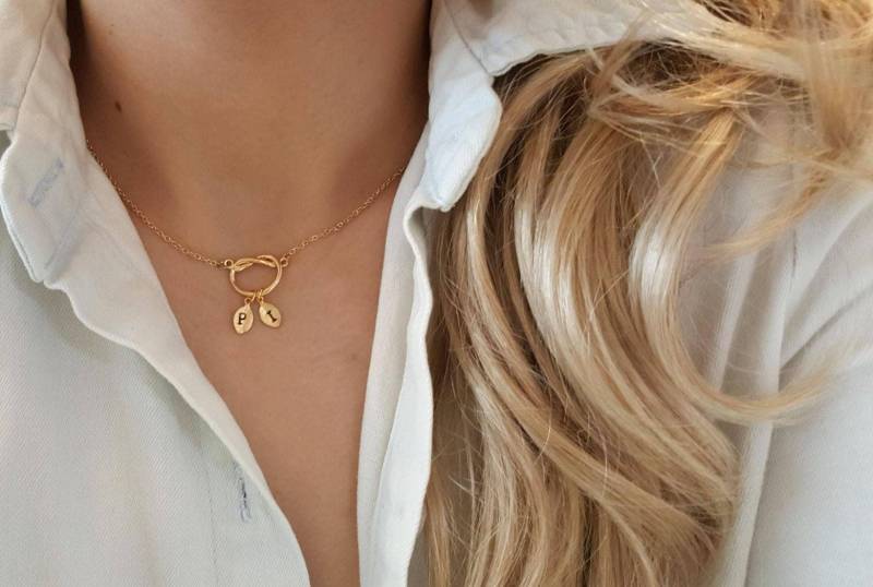 Zarte Zierliche Liebesknoten Halsketten, Knoten Halskette, Layering Winzige Brautjungfer Geschenk, Geschätztes Geschenk von dua770