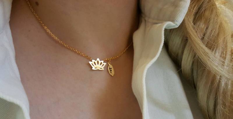 Zarte Zierliche Lotus Halskette, Halsketten, Layering Winzige Brautjungfer Geschenk, Geschätztes Geschenk von dua770