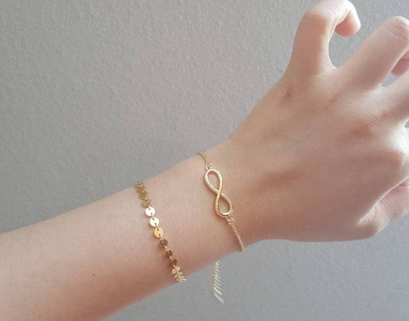 Zarte Zierliche Unendlichkeitsarmbänder, Zarte Unendlichkeitsarmband, Knotenarmband, Dünne Goldkette, Layering-Armband, Brautjungferngeschenk von dua770