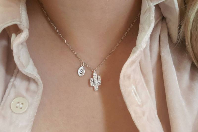 Zierliche Silber Halskette, Swarovski Cactus Initial Blatt Layering Brautjungfer Geschenk, Geschätztes Geschenk von dua770