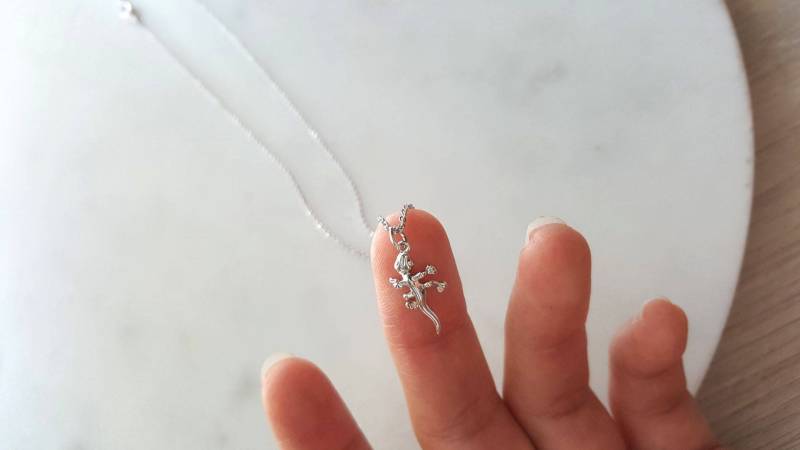 Zierliche Zierliche Eidechse Halsketten, Eidechsen Gecko Halskette, Layering Winzige Brautjungfer Geschenk, Geschätztes Geschenk von dua770
