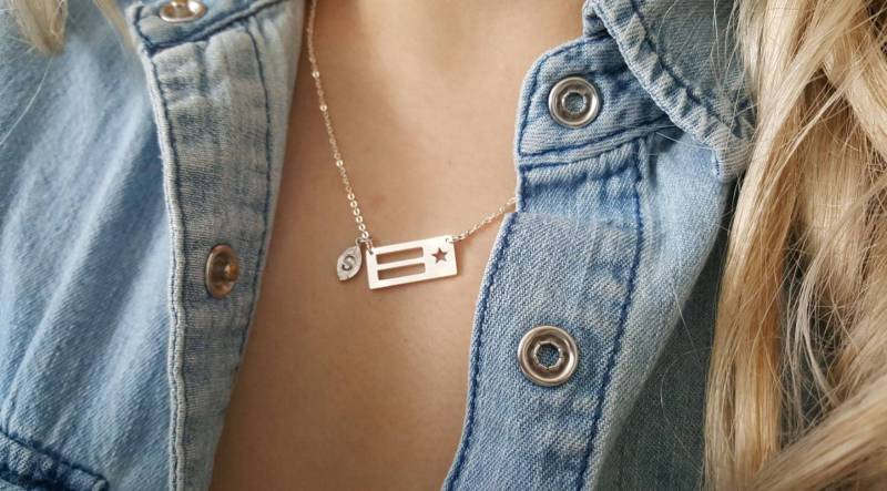 Zierliche Zierliche Taxas Flagge Halskette, Halsketten, Erste Blatt Layering Stadt Brautjungfer Geschenk von dua770