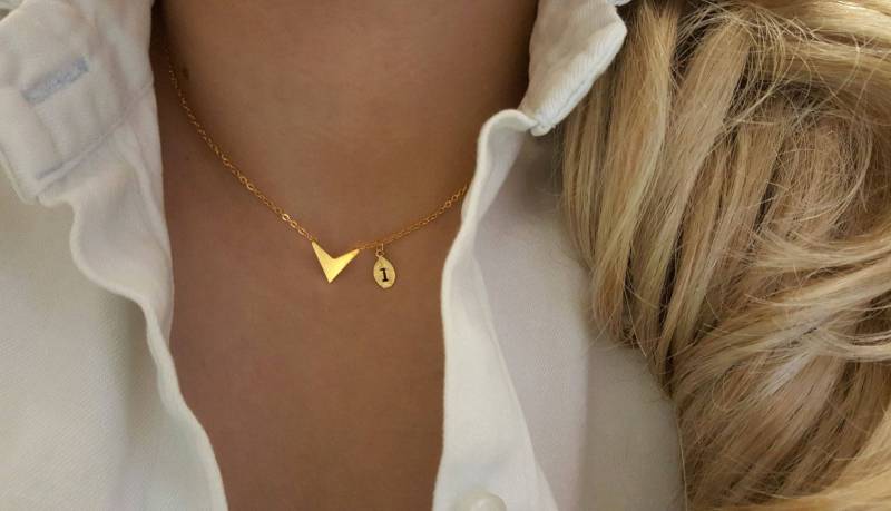 Zierliche Zierliche V Halskette, Chevron Halsketten, Layering Winzige Brautjungfer Geschenk, Geschätztes Geschenk von dua770