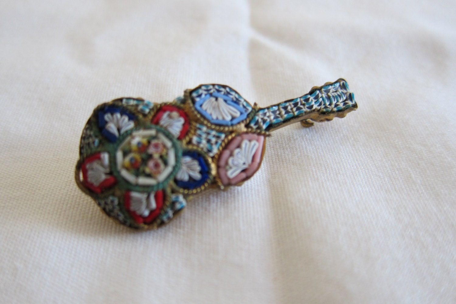Vintage Mosaik Blau Violine Detaillierte Und Elegante Pin Brosche J1023 Vintage Mosaik Blau Violine Detaillierte Und Elegante Pin Brosche J1023 von duoartmusic