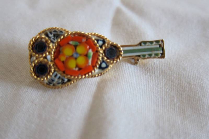 Vintage Orange Blumen Mosaik Violine Detaillierte Und Elegante Pin Brosche J1024 Vintage Orange Blumen Mosaik Violine Detaillierte Und Elegante Pin Brosche J1024 von duoartmusic