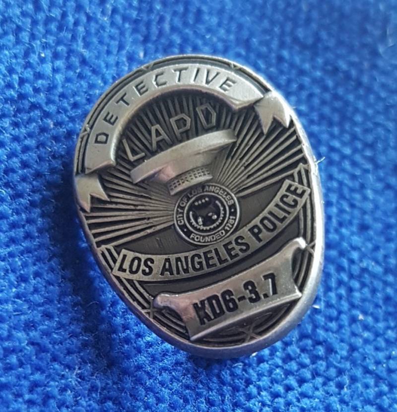 Blade Runner 2049 Mini Badge -Grau von dynamicentry