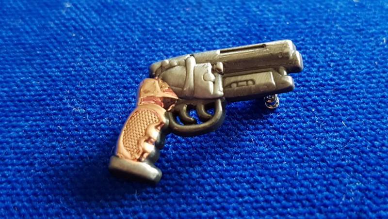 Blade Runner Blaster Pin von dynamicentry