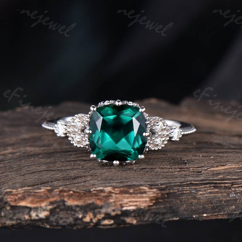 Vintage Moissanite Ring, Weißgold Cluster Milgrain Smaragd Verlobungsring von eFinejewel