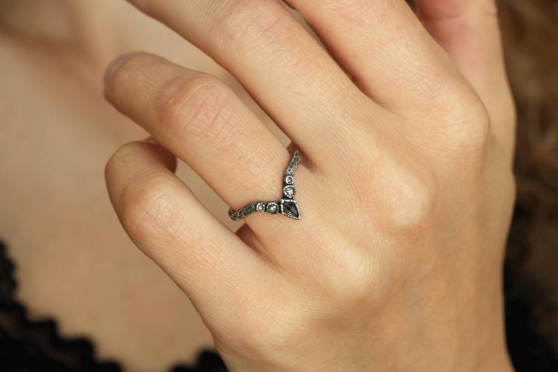 Drachen Diamant Chevron Ring Salz Und Pfeffer Welle Galaxy Wunsch Ring. Schwarzer Ehering von eMerakiGalaxy