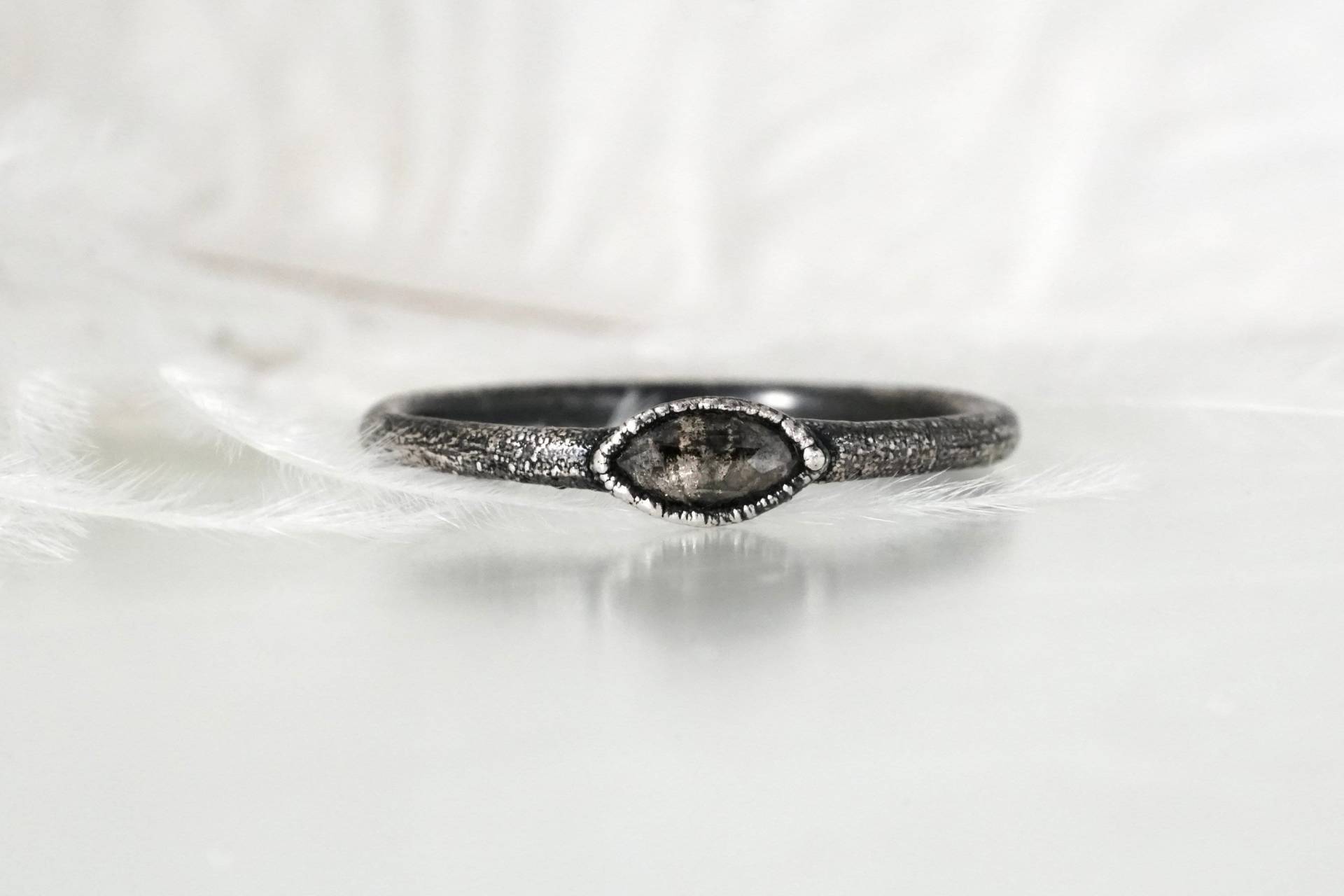 Marquise Diamant Ring Natürliche Salz Und Pfeffer Zierliche Silber Verlobungsring Versprechen von eMerakiGalaxy