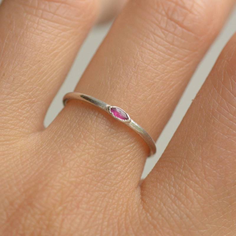 Natürlicher Rubin Ring Marquise Form Hot Pink Kristall Verlobungsring Zierlicher Versprechensring Hochzeit Band Schmuck von eMerakiGalaxy