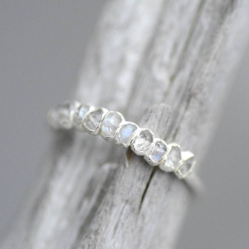 Regenbogen Mondstein Ring. 999Er Reiner Silber Electroformed Natürlicher Facettierter Ovalschliff Blauer Blitz Bandring von eMerakiGalaxy